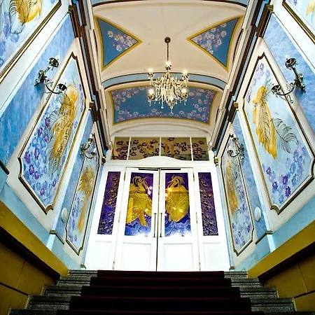 Hotel William 3*